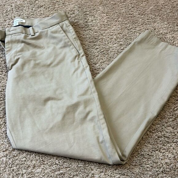 Amazon essentials khaki pants to. Size 34x32 - Picture 1 of 3
